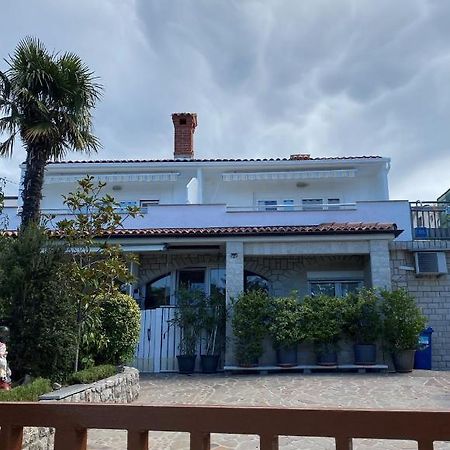 Apartmani Sara Omišalj Εξωτερικό φωτογραφία