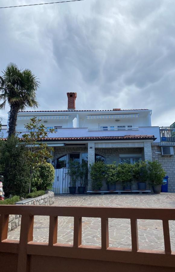 Apartmani Sara Omišalj Εξωτερικό φωτογραφία