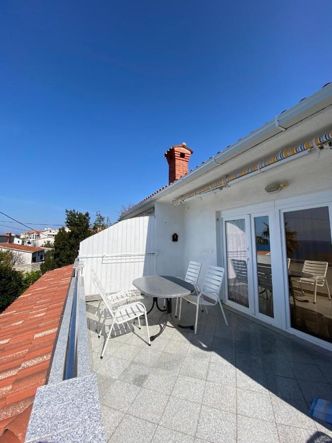 Apartmani Sara Omišalj Εξωτερικό φωτογραφία