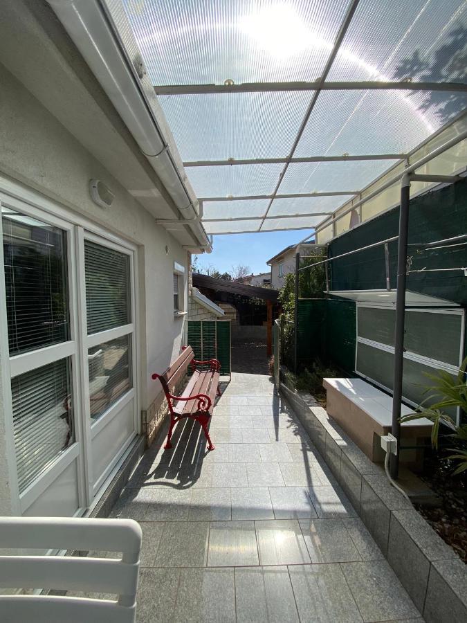 Apartmani Sara Omišalj Εξωτερικό φωτογραφία